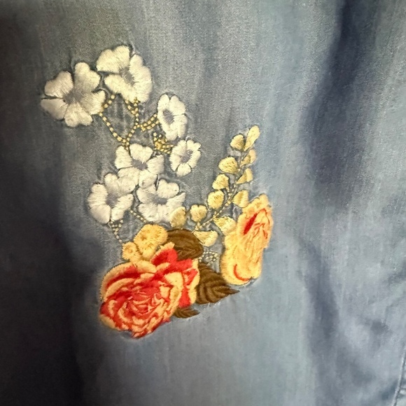 HeartSoul Embroidered Chambray Top Plus Size 1X Boho - Picture 4 of 11